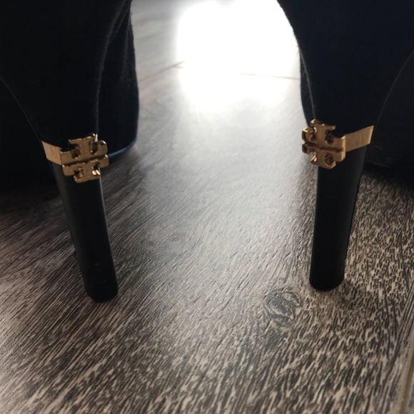 Tory Burch Bernice Suede Pumps - Picture 8 of 9